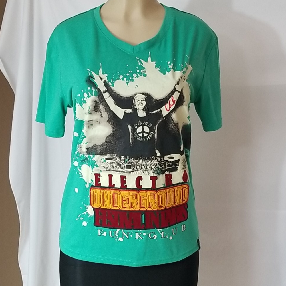 FUNK CLUB TSHIRT IN GREEN SZE LGE